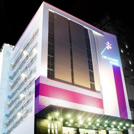 Orchardz Hotel Gajah Mada Понтианак Экстерьер фото