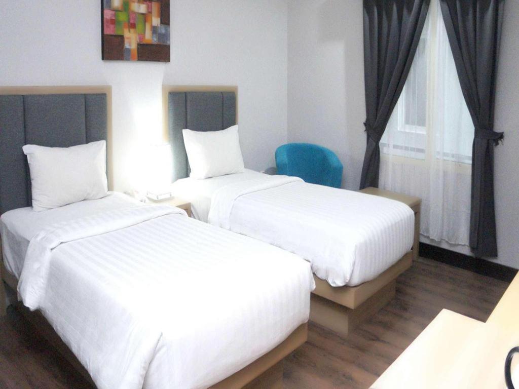 Orchardz Hotel Gajah Mada Понтианак Экстерьер фото