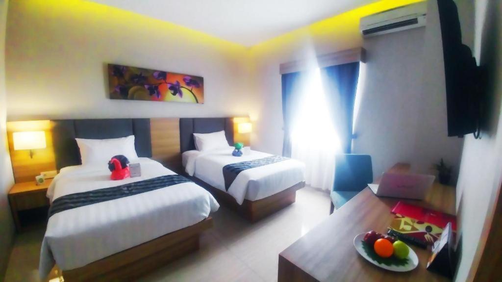 Orchardz Hotel Gajah Mada Понтианак Экстерьер фото